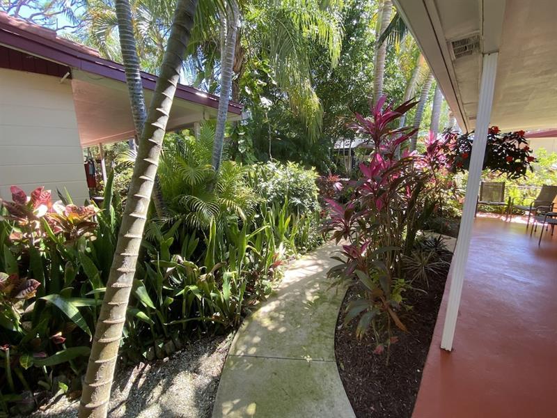 Tropical Villas Of Venice Beach Exterior photo